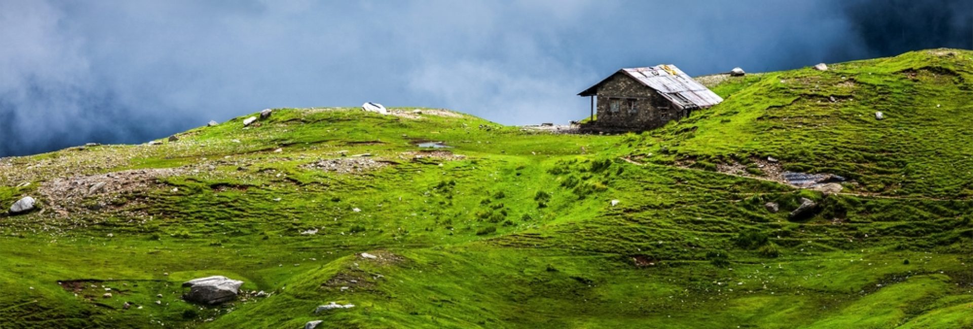 Serenity,Serene,Lonely,Scenery,Background,Concept,-,House,In,Mountains